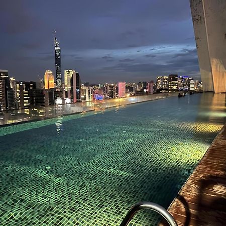Regalia Exclusive Hostel Kuala Lumpur Exterior photo